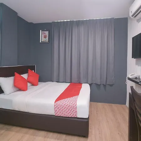 Oyo 44052 Seven Hotel